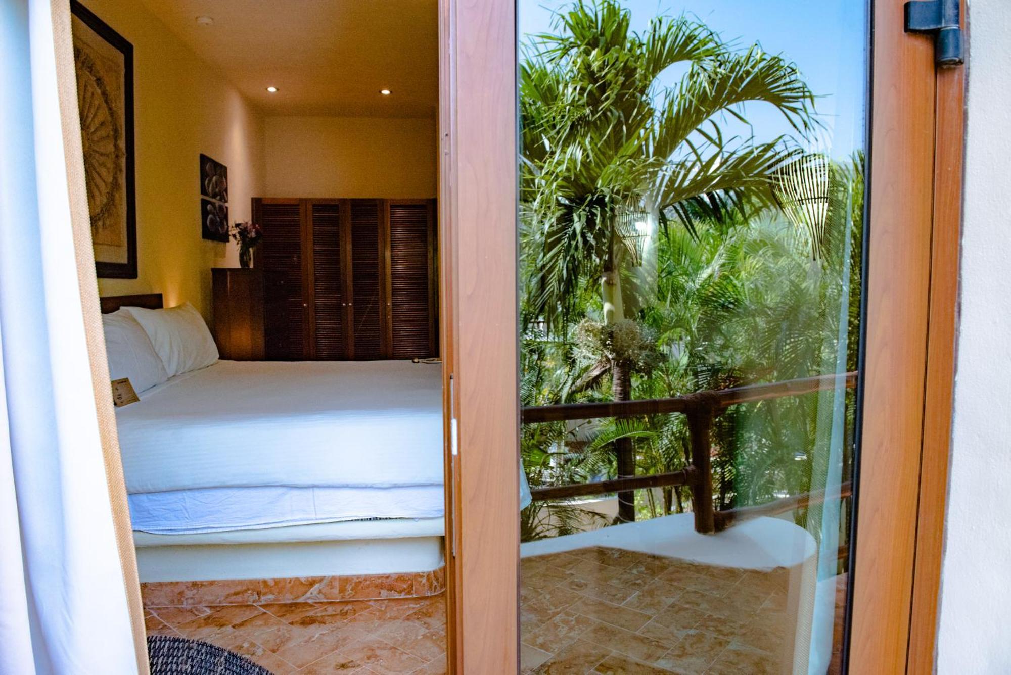 Porto Playa Condo Hotel And Beach Club Playa del Carmen Exterior foto